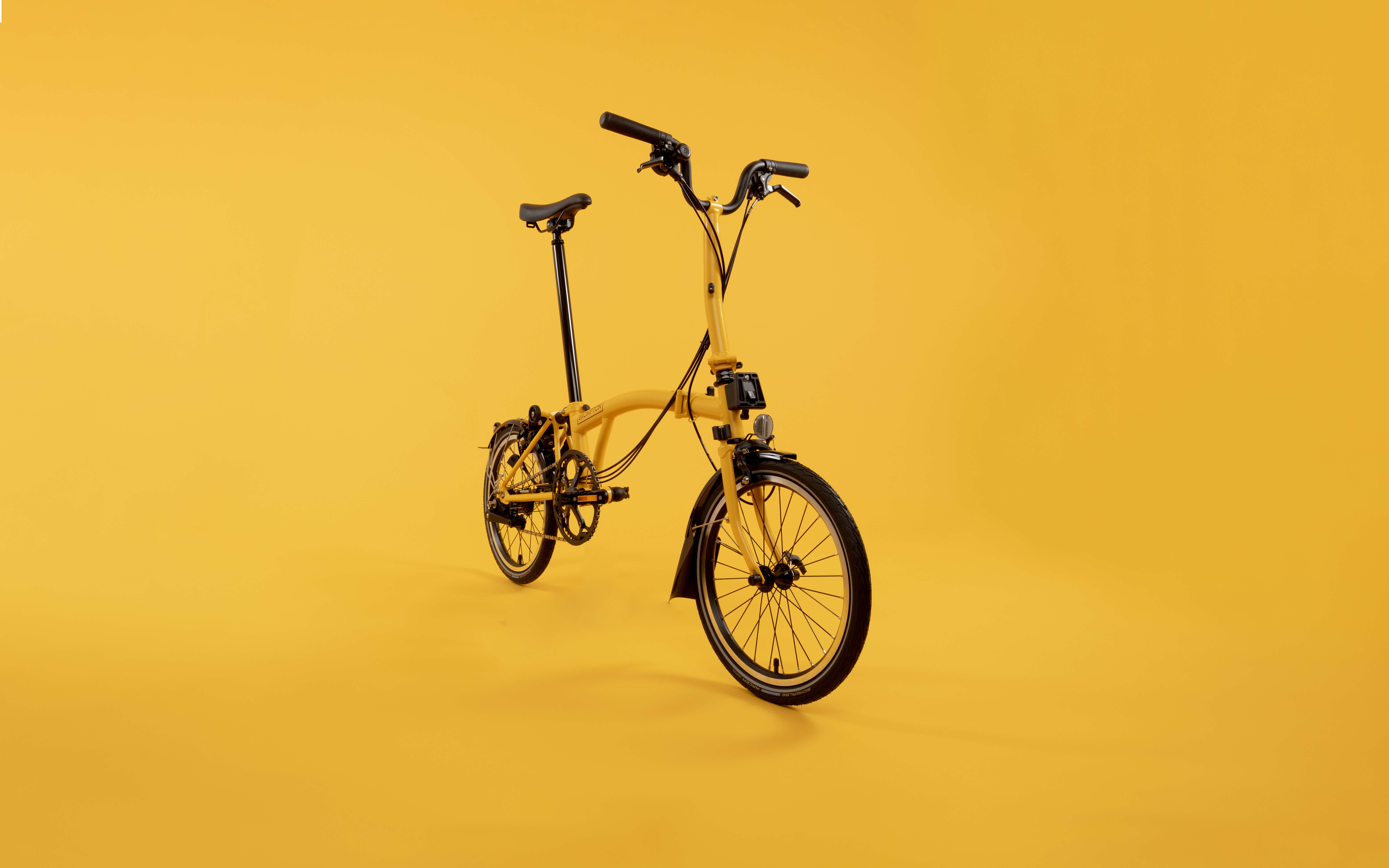 Brompton C Line Explore with Mid Handlebar in Bumblebee Yellow